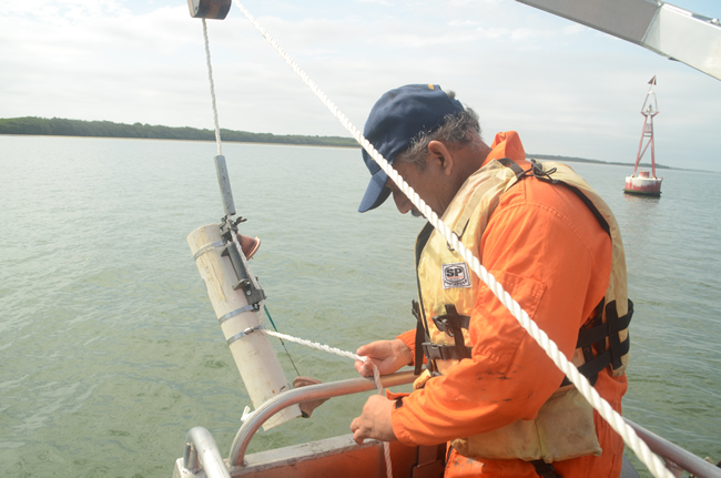 Técnicos del Instituto Oceanográfico de la Armada realizan caracterización oceanográfica en Manabí Técnicos del Instituto Oceanográfico de la Armada realizan caracterización oceanográfica en Manabí