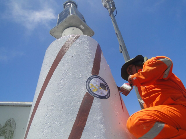 Reactivación de faro Wolf en las islas Galápagos
