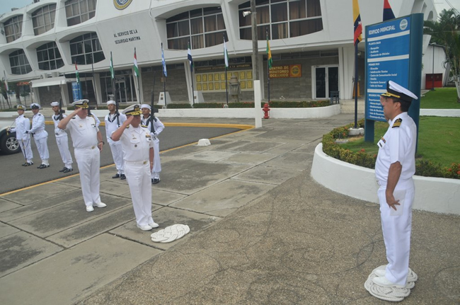 Comandante General de la Armada visitó el Instituto Oceanográfico de la Armada