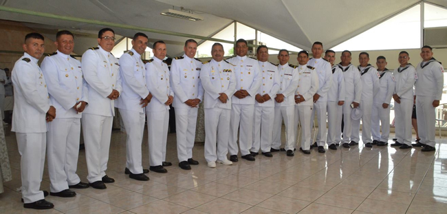 Ascenso de señores oficiales y tripulantes del Instituto Oceanográfico de la Armada Ascenso de señores oficiales y tripulantes del Instituto Oceanográfico de la Armada