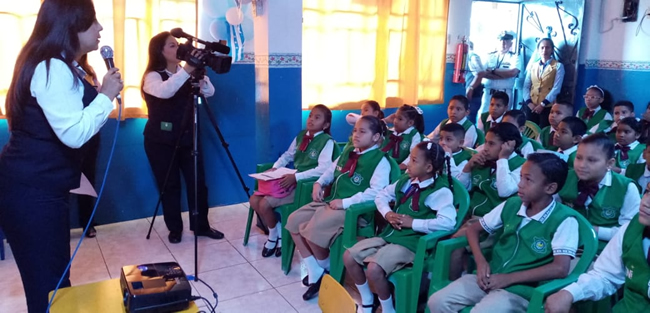 Radio Naval estrena programa desde unidades educativas de Guayaquil