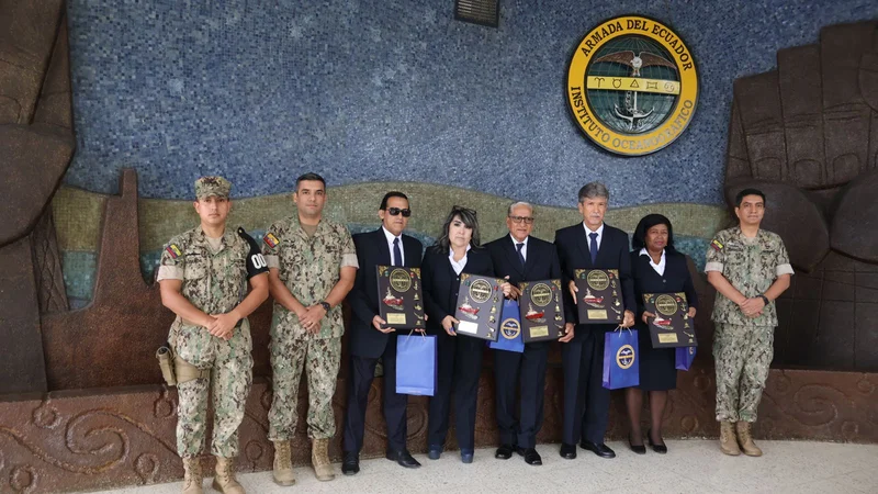 Ceremonia de despedida honra décadas de servicio y compromiso institucional Ceremonia de despedida honra décadas de servicio y compromiso institucional
